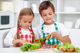 Cocinar con niños: beneficios