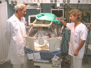 Neonatólogos en el Hospital madrileño de La Paz