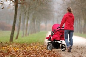 Pasear con el bebé recién nacido sillita de paseo