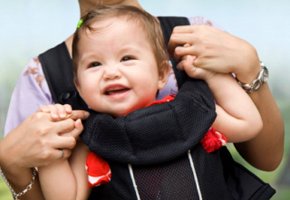 Las mochilas portabebés son una alternativa al cochecito de paseo